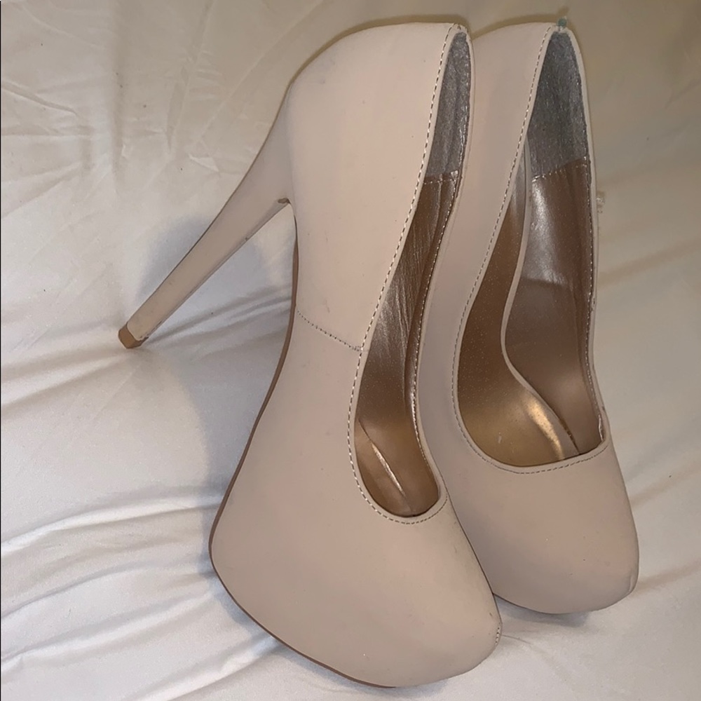 Beige/cream closed toe platform heel